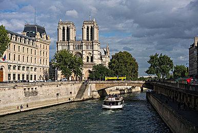 《全面战争: 战锤3》瓦尔基亚预告 DLC8月23日发售